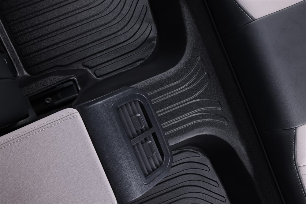 Rear row TPE floor mat fitment detail